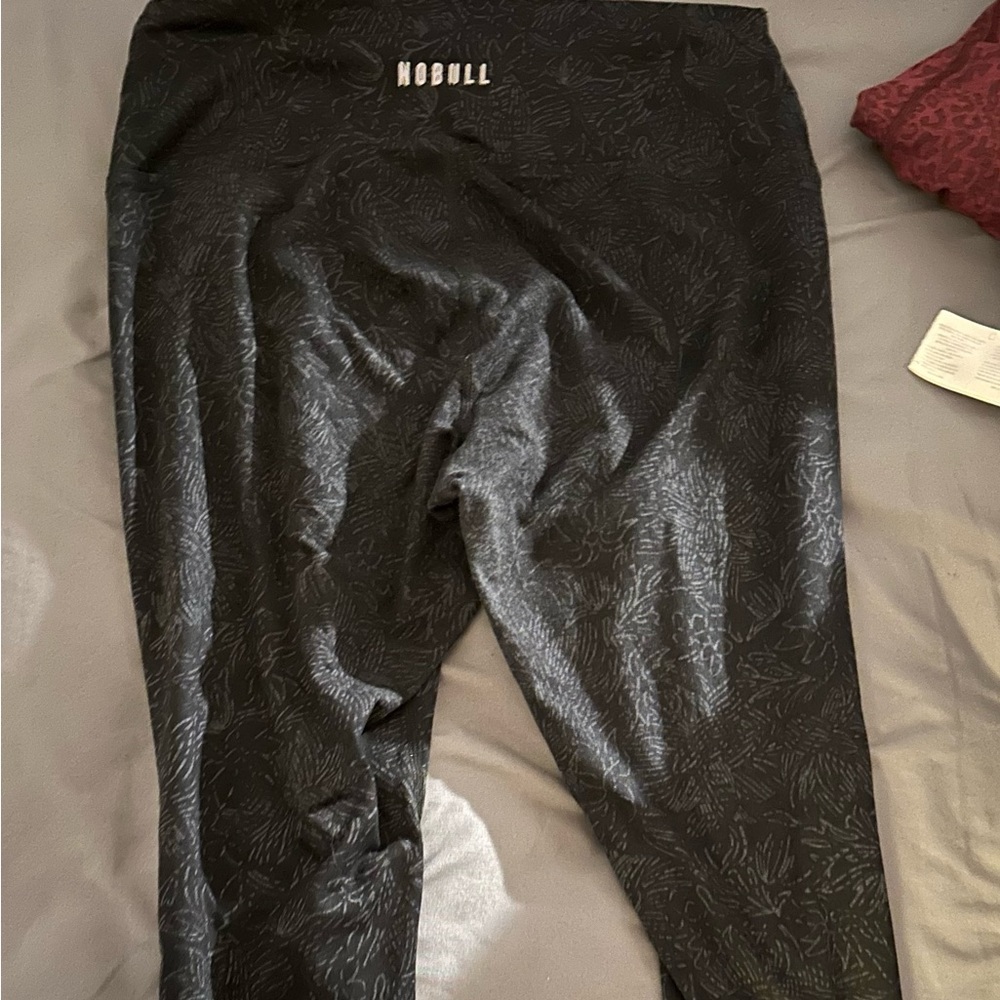 NoBull capri leggings size Med